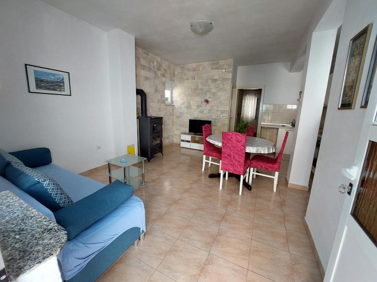 Apartman Lucija Seline Exteriör bild