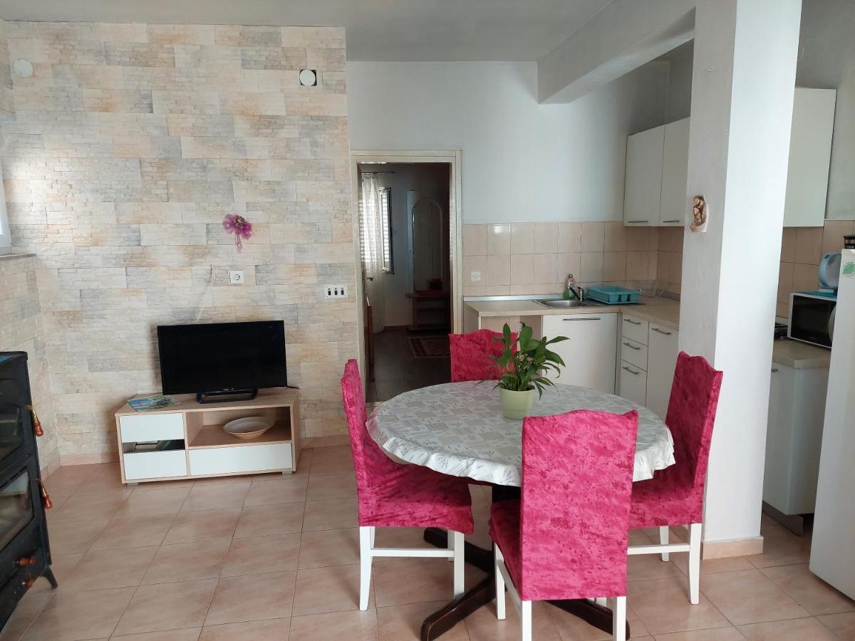 Apartman Lucija Seline Exteriör bild