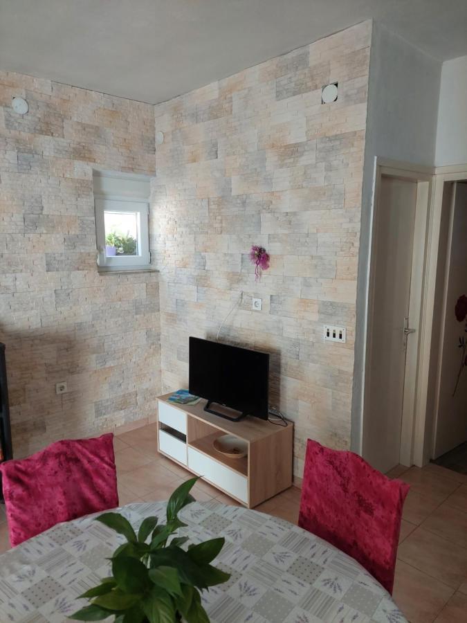 Apartman Lucija Seline Exteriör bild